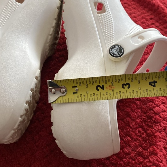 Crocs platform women’s size 10 white clogs “unisex” - Picture 5 of 13